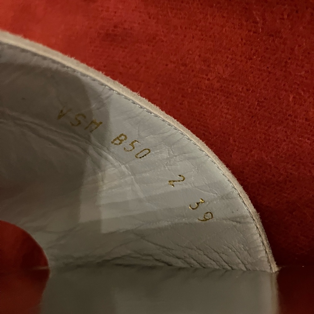 Authentic Valentino Slides - Picture 8 of 10